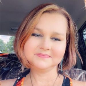 Meet your Posher, Angie